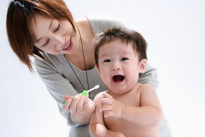 Chăm sóc răng miệng cho trẻ